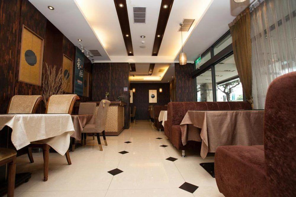 Mila Hotel Taichung Bagian luar foto