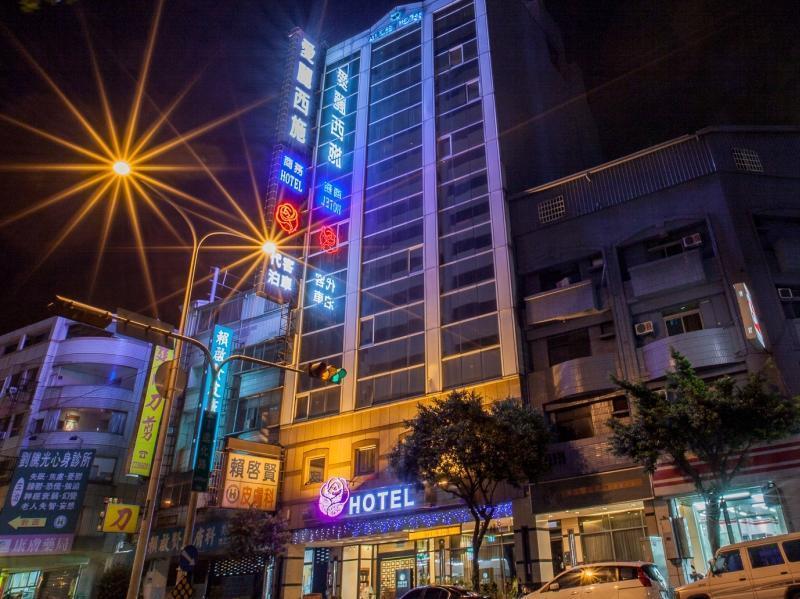 Mila Hotel Taichung Bagian luar foto