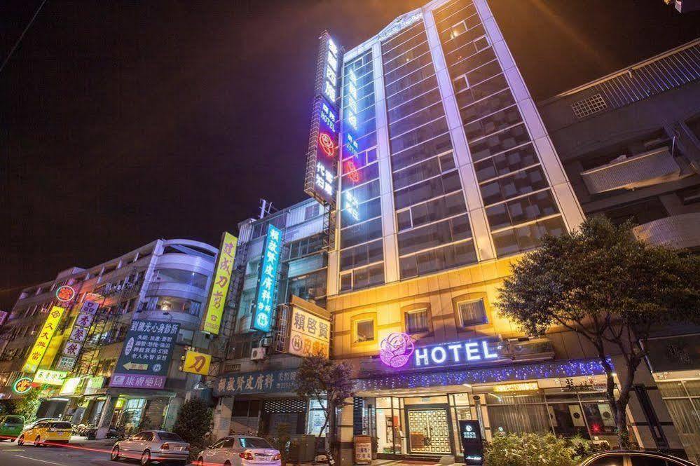 Mila Hotel Taichung Bagian luar foto